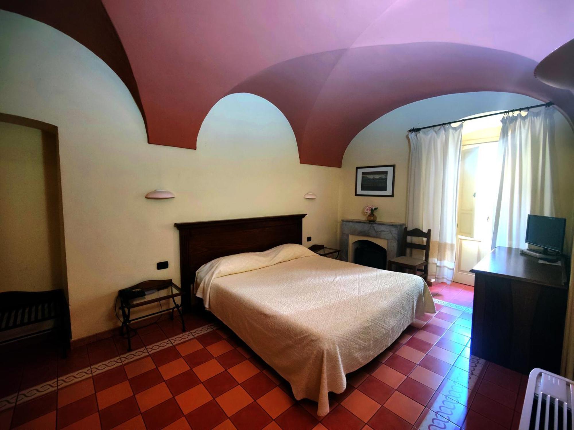 Corte Fiorita Albergo Diffuso Боза Екстериор снимка